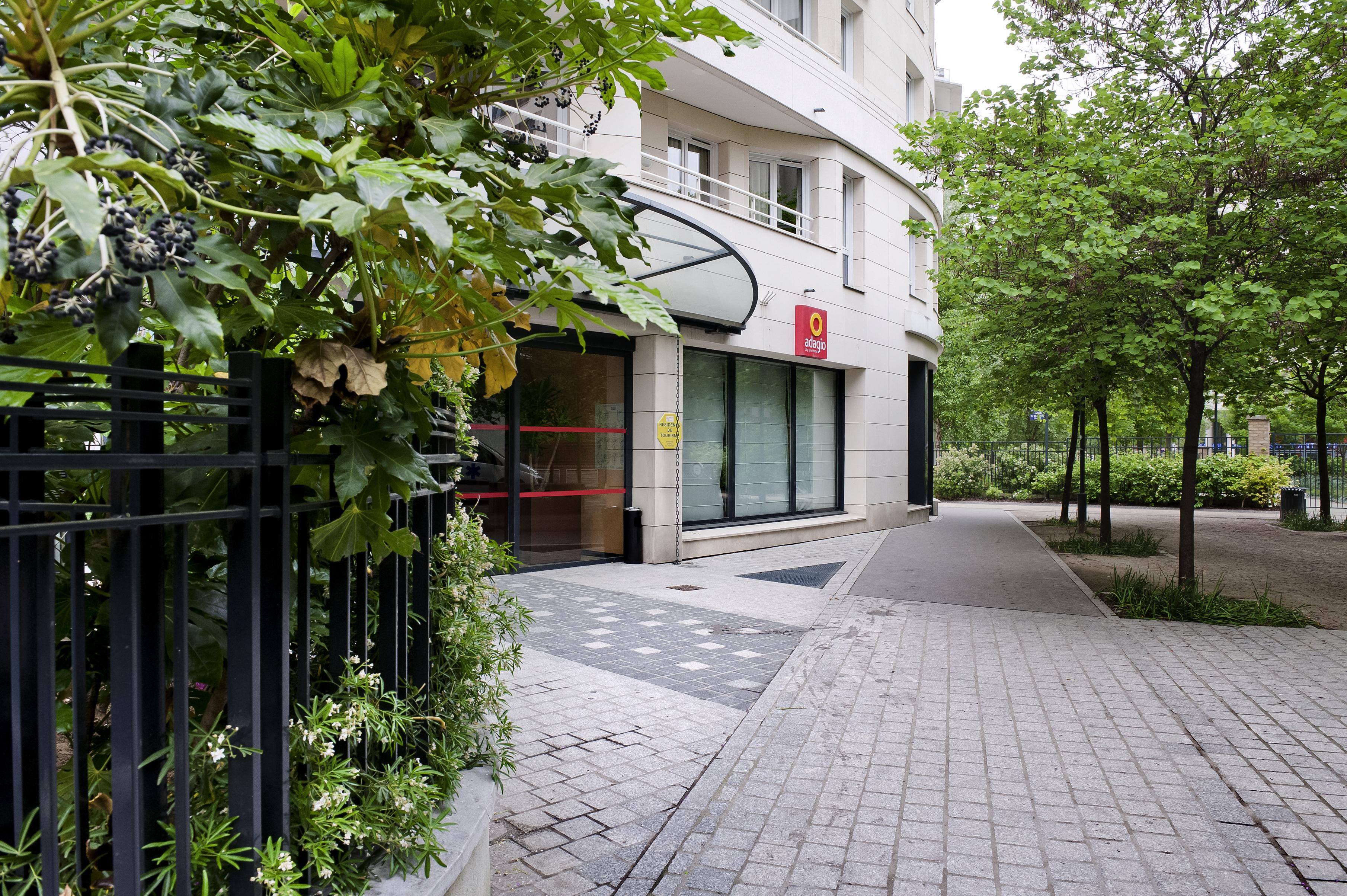 Aparthotel Adagio La Defense Le Parc Courbevoie Exterior photo